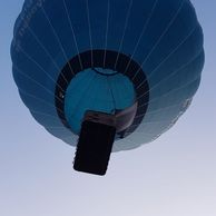 Tomáš Podrázký (Čáslav, 48) na letu balónem
