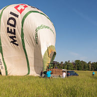 Miloš Kleiner (Velké Petrovice u Police nad Metují, 70) na letu balónem