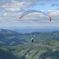 účastník zážitku (Praha, 28) na Tandemovém paraglidingu