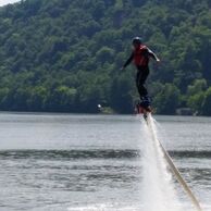 účastník zážitku (Ohnišťany, 40) na Flyboardingu