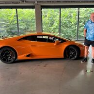 Petr Pavlíček (Obruby, 49) na jízdě v Lamborghini Huracán